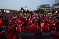 On 14 May 2022, Hochschule Düsseldorf – University of Applied Sciences (HSD) could finally celebrate its 50th anniversary – and the response exceeded everything all organisers had hoped for: Several thousand people came to celebrate during the day and well into the night, creating a unique atmosphere on campus and enjoying wonderful weather.